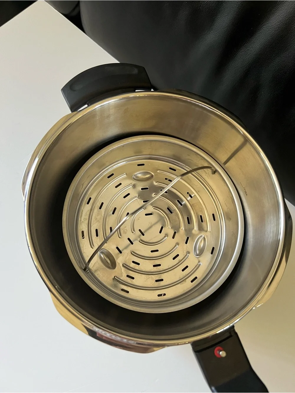 Fissler Vitaquick Premium 6.3 Qt Pressure Cooker